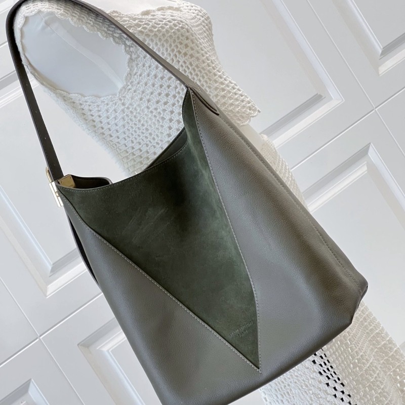 LV Hobo 