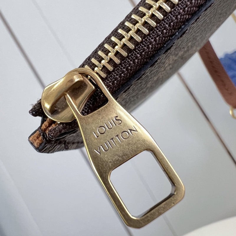 LV Hobo 