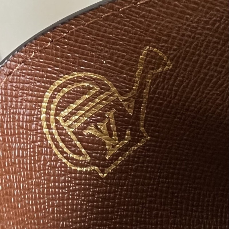 LV Cardholder