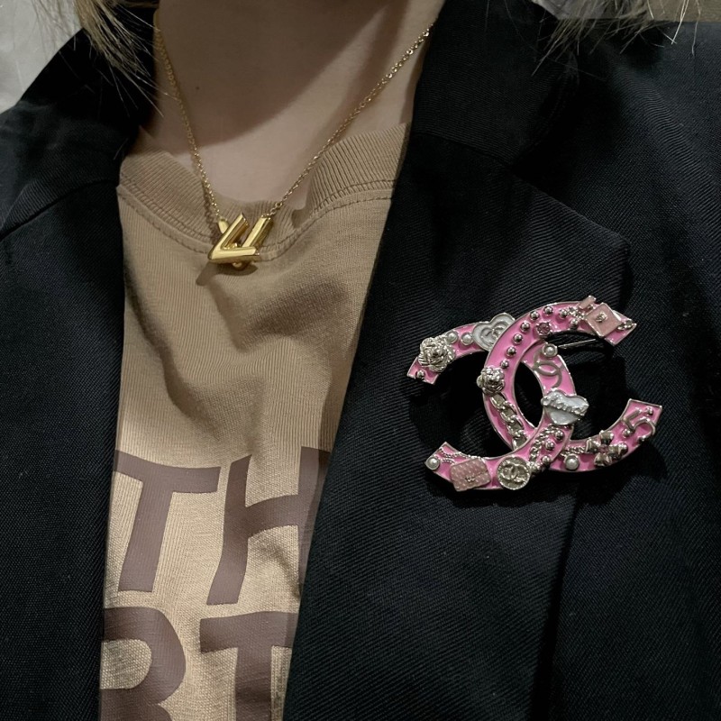LV Necklace 