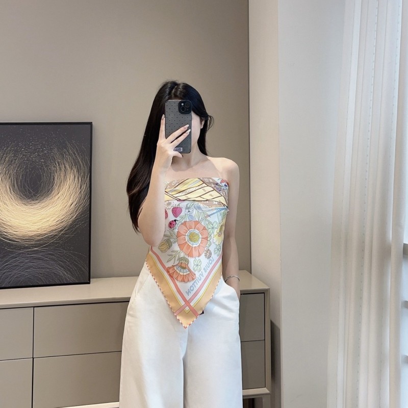 LV Scarf