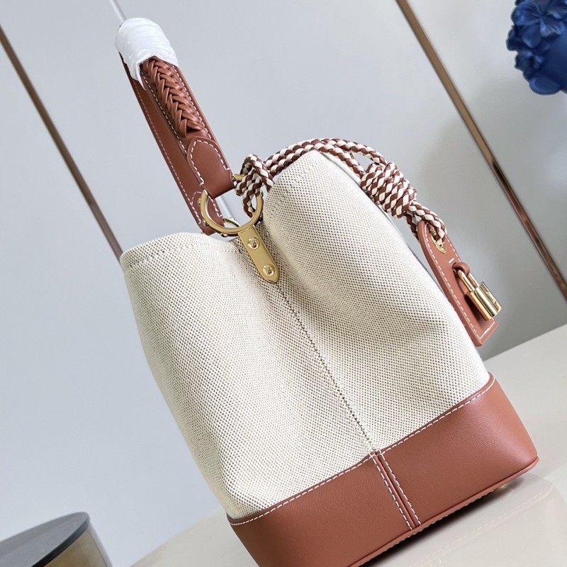 LV Capucines Souple