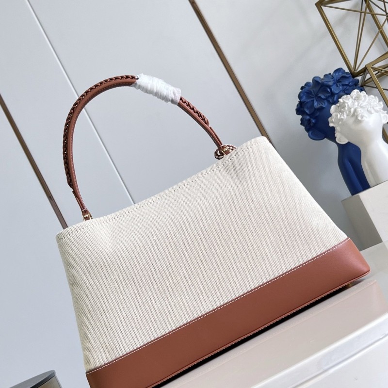 LV Capucines Souple