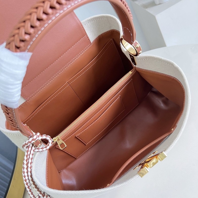 LV Capucines Souple