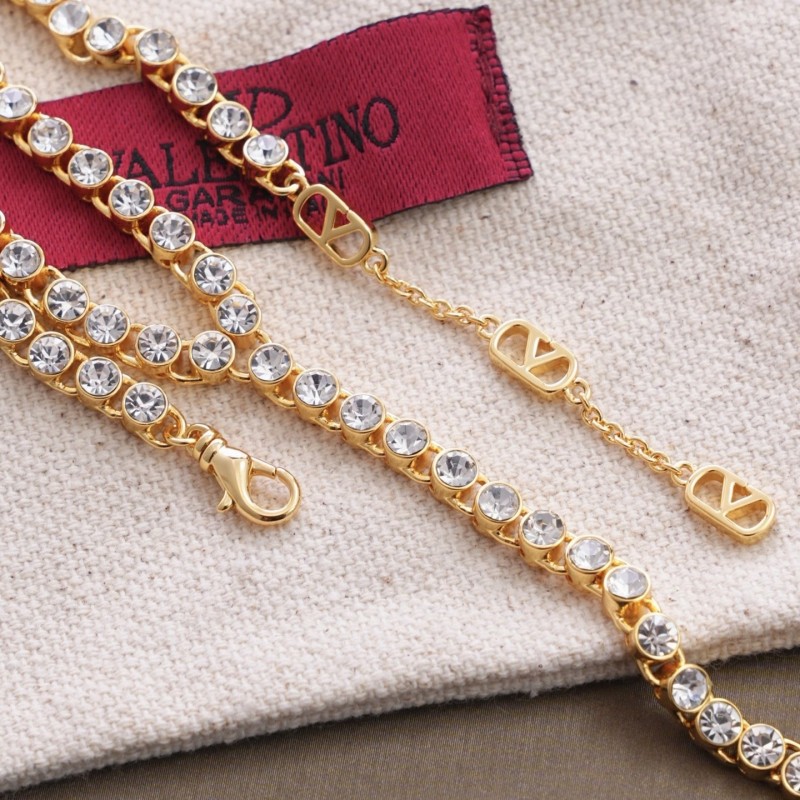 Velentino Necklace 