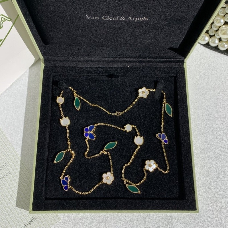 VCA Necklace 