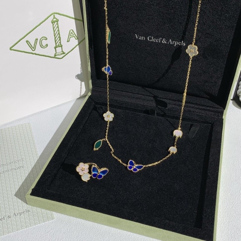 VCA Necklace 