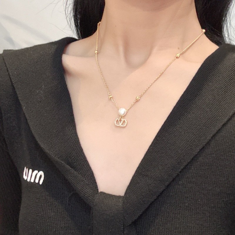 Velentino Necklace 