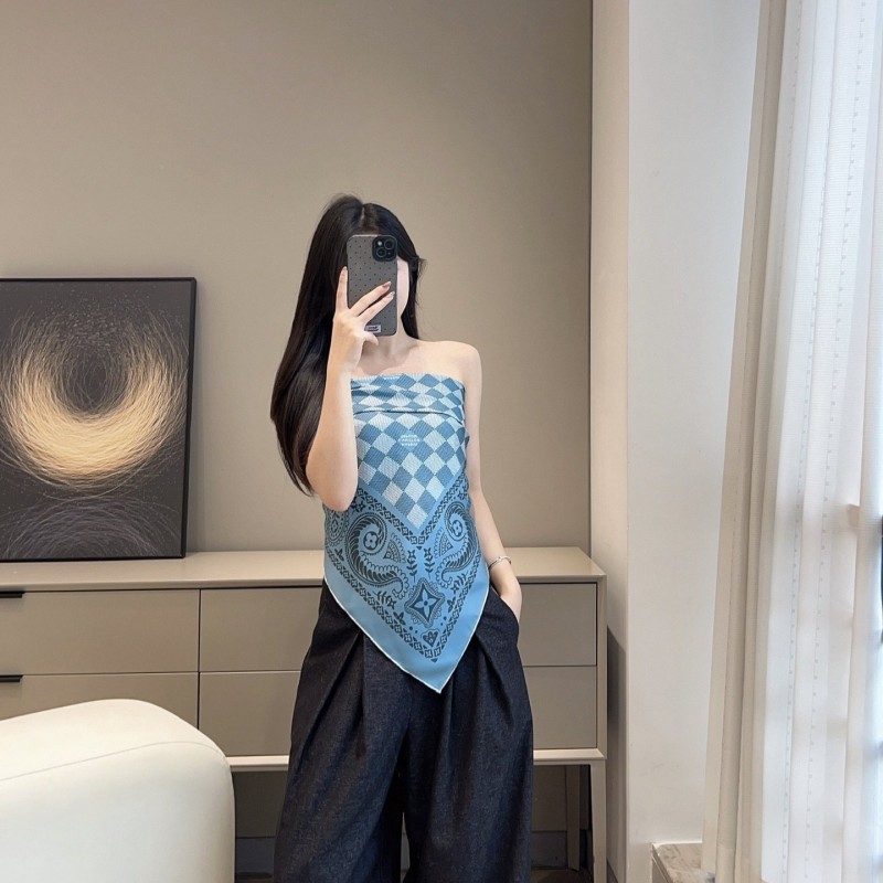LV Scarf