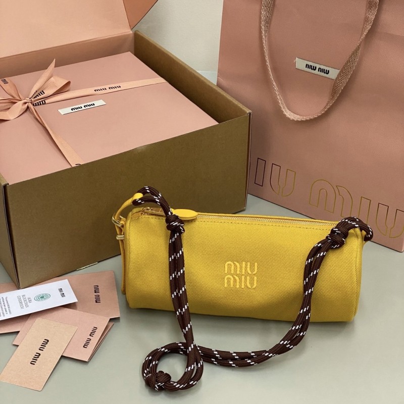 MiuMiu 笔筒包