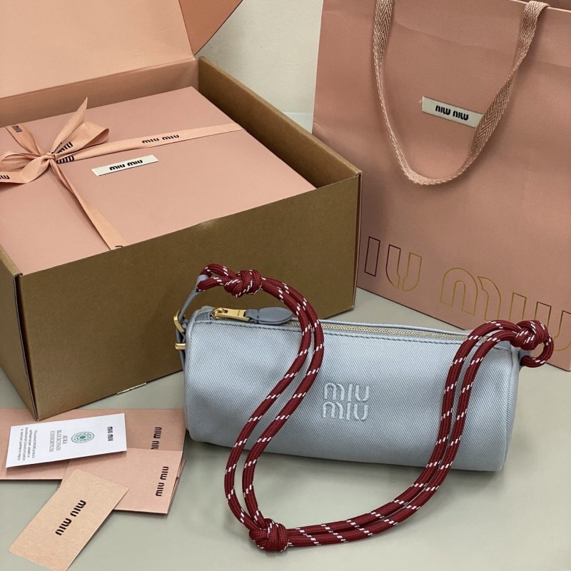 MiuMiu 笔筒包