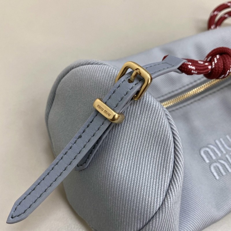 MiuMiu 笔筒包