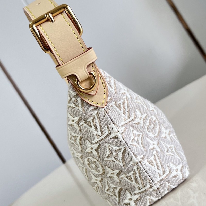 LV Pochette Hills