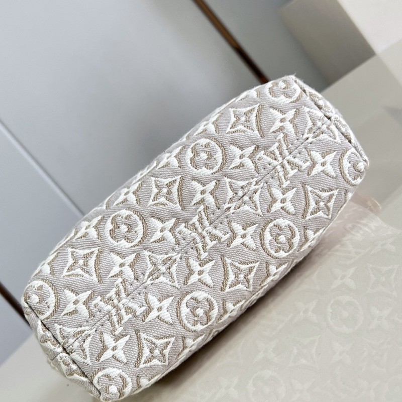 LV Pochette Hills