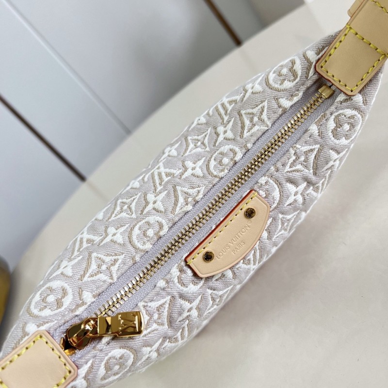 LV Pochette Hills