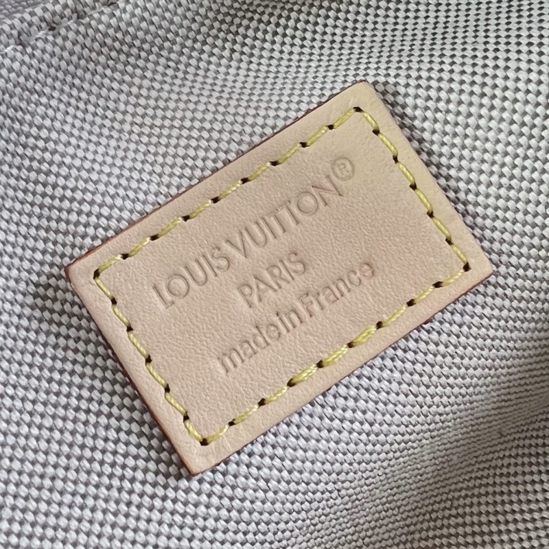 LV Pochette Hills