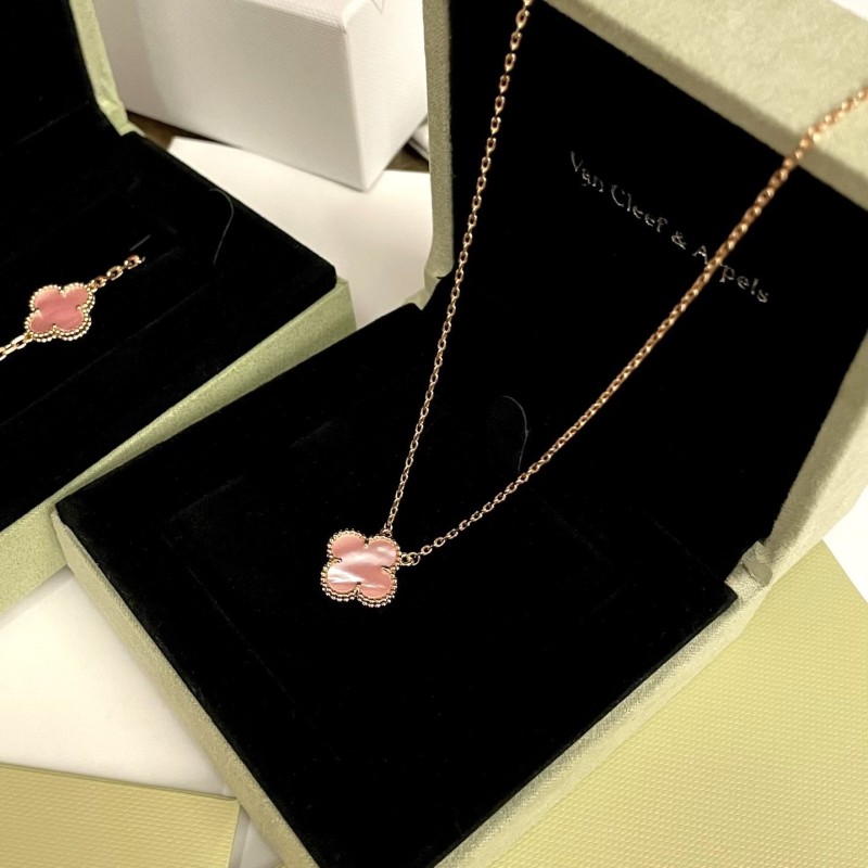 VCA Necklace 