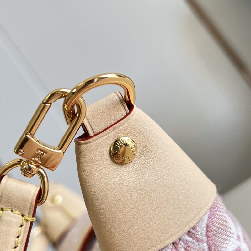 LV Pochette Mia