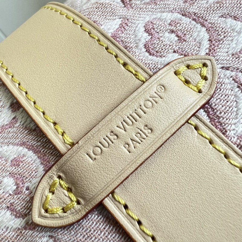 LV Pochette Mia