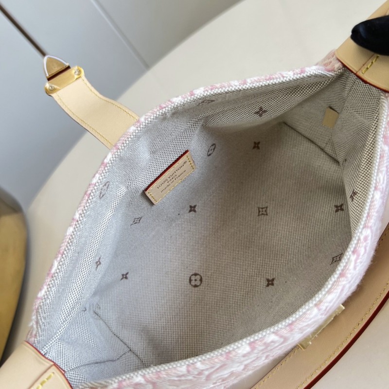 LV Pochette Mia