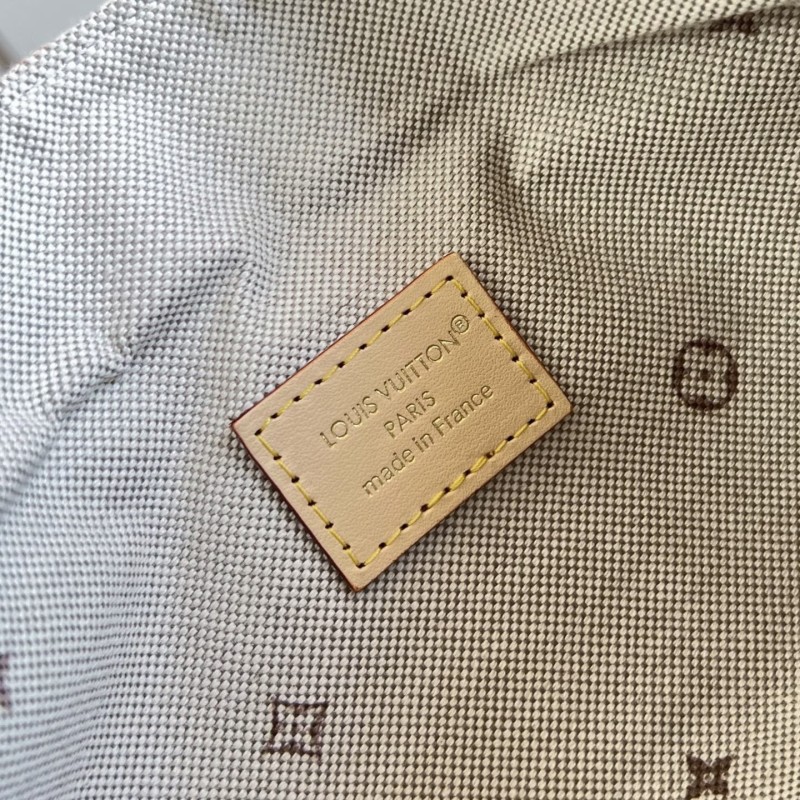 LV Pochette Mia