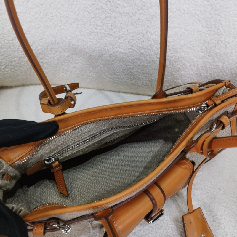 Prada Bonnie