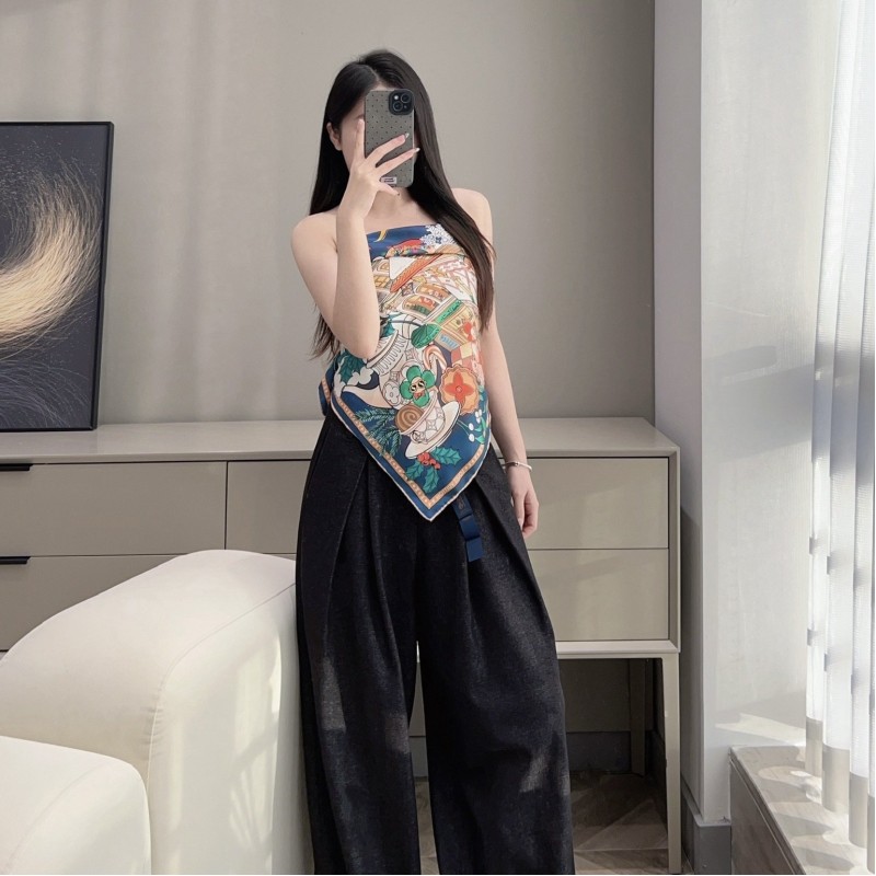 LV Scarf