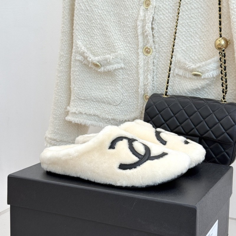 Chanel Slippers 
