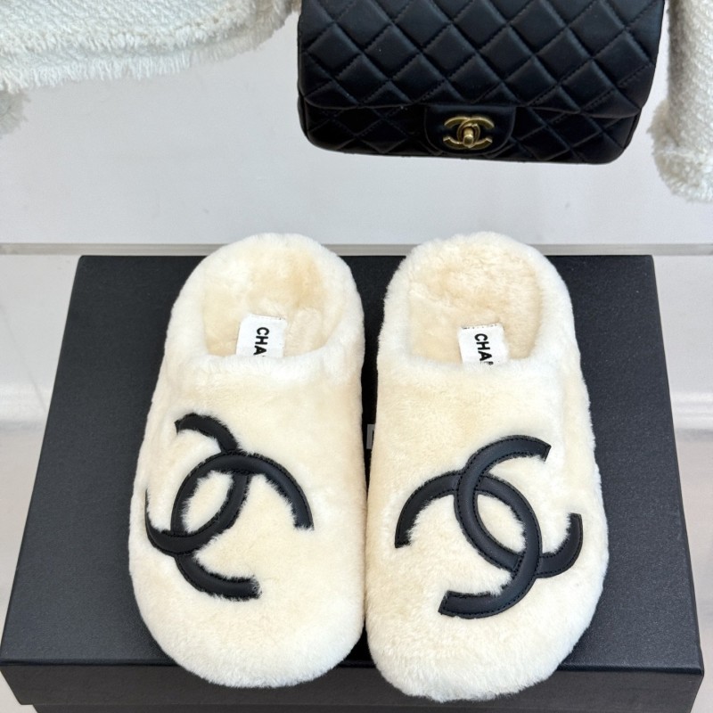 Chanel Slippers 