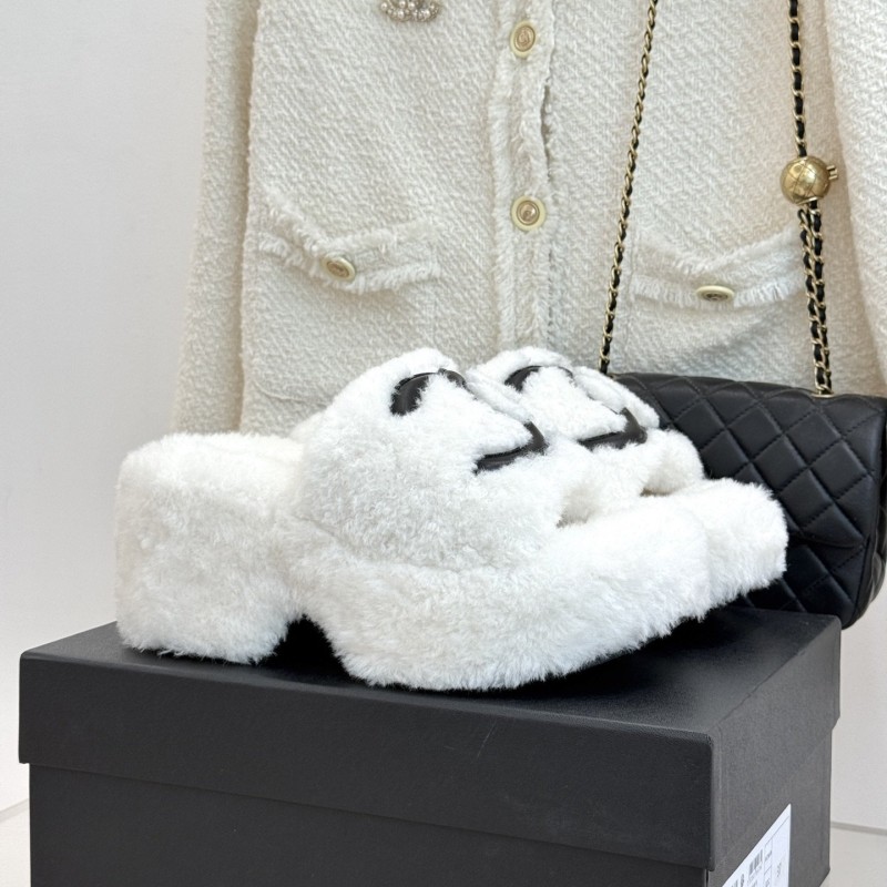 Chanel Slippers 
