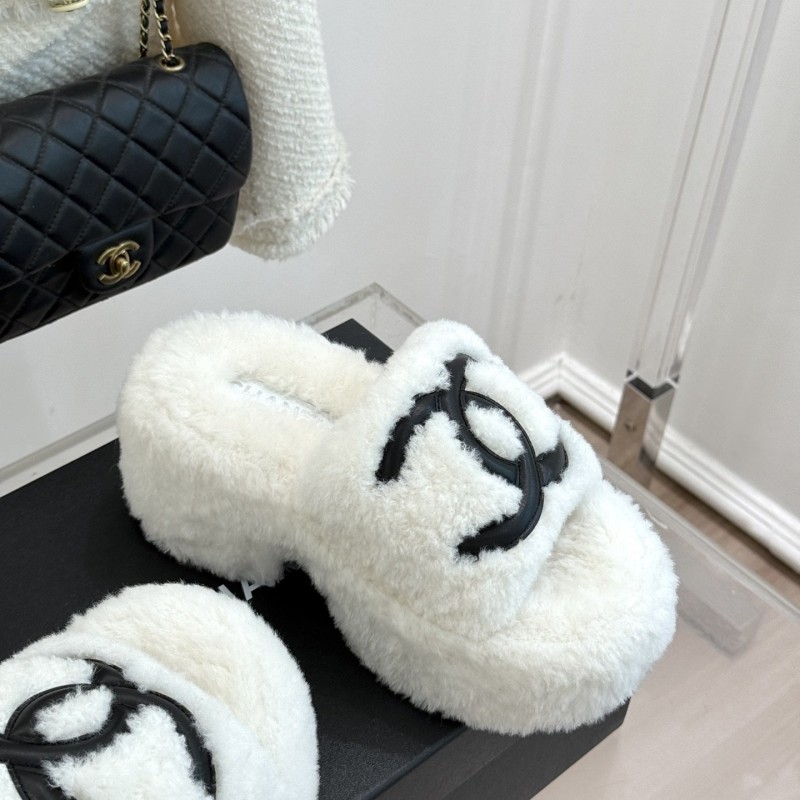 Chanel Slippers 