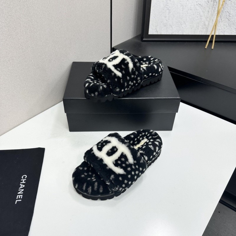 Chanel Slippers 