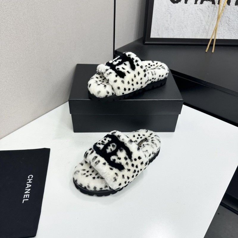 Chanel Slippers 