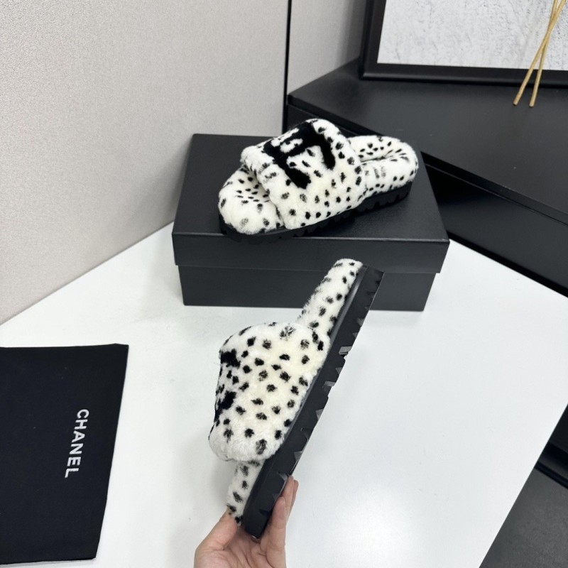 Chanel Slippers 