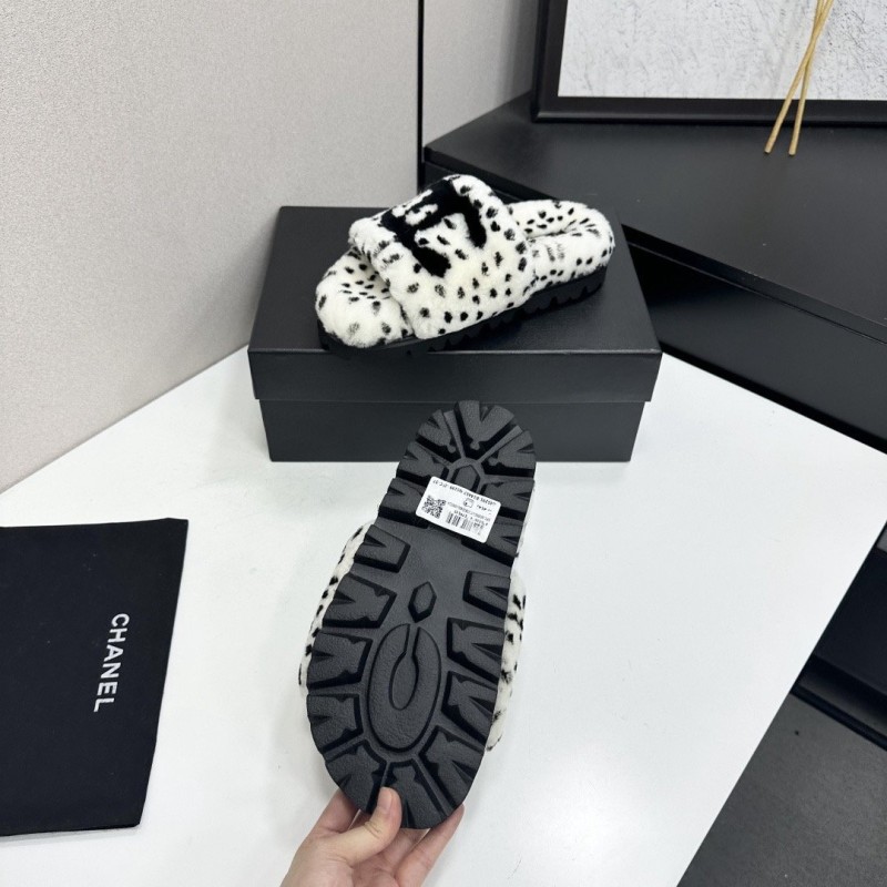 Chanel Slippers 