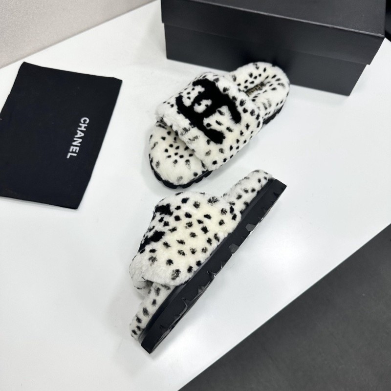 Chanel Slippers 