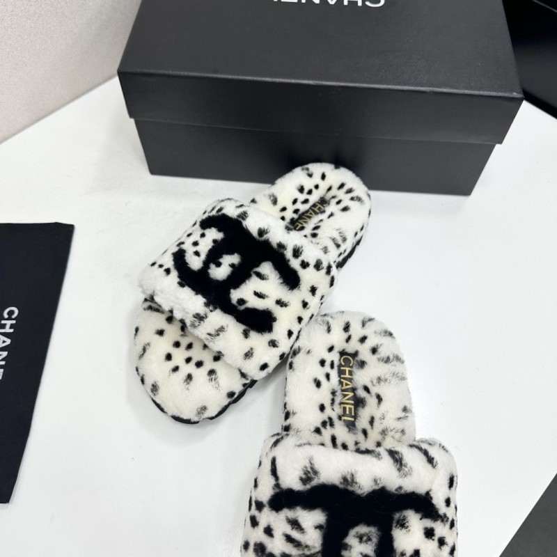 Chanel Slippers 