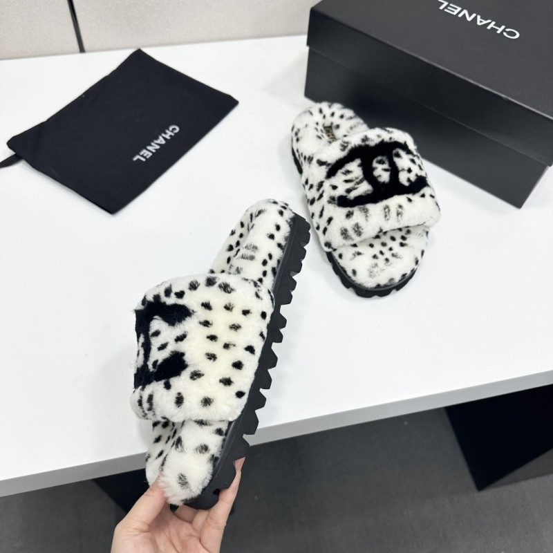 Chanel Slippers 