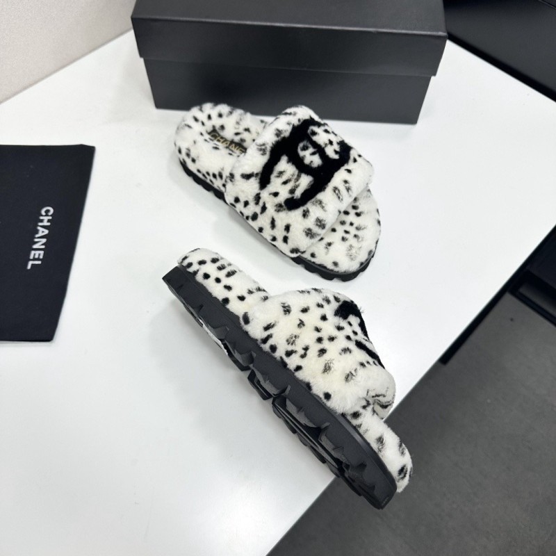 Chanel Slippers 
