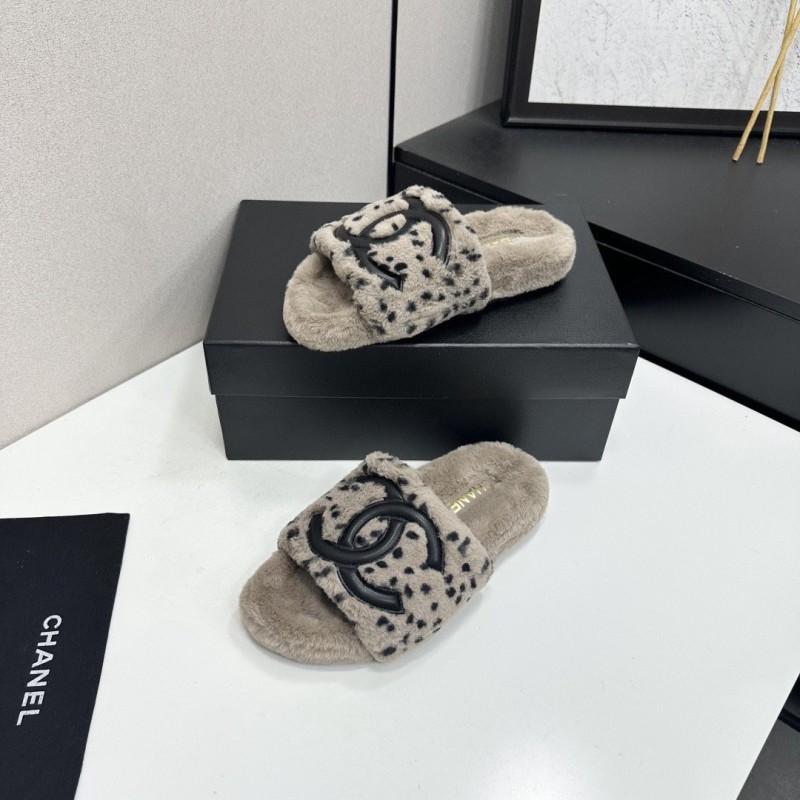 Chanel Slippers 