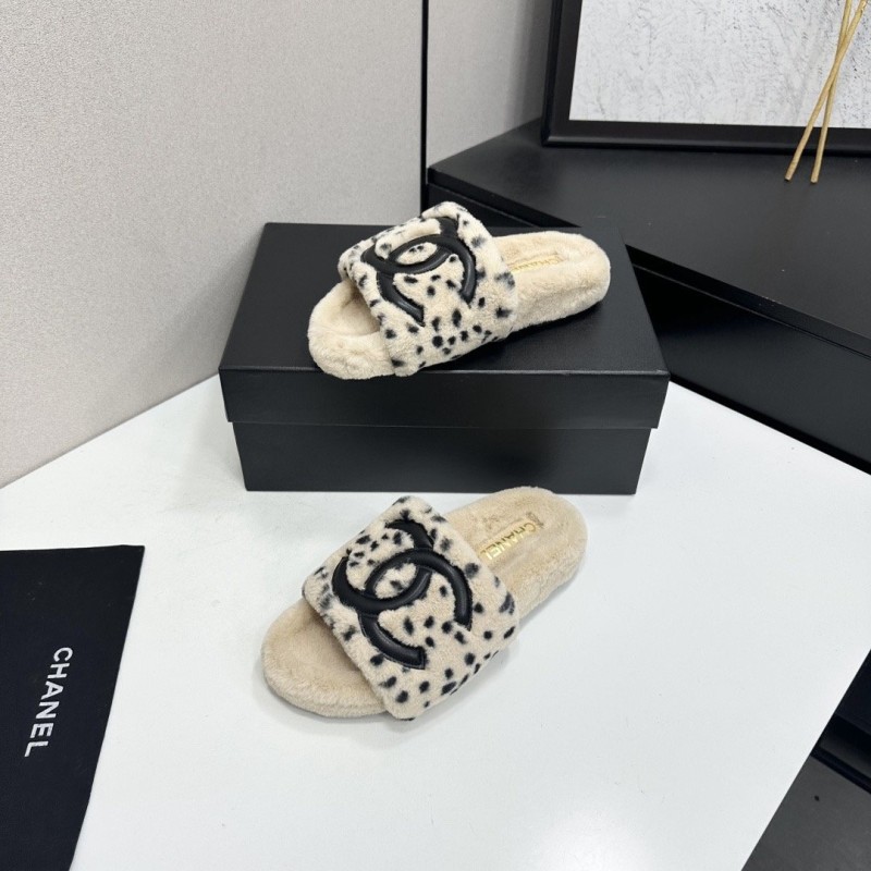 Chanel Slippers 