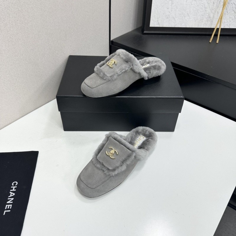 Chanel Slippers 