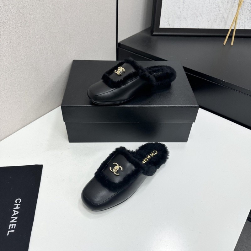 Chanel Slippers 