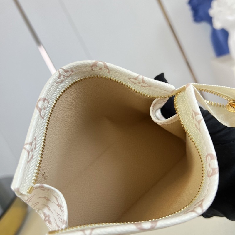 LV Poche Toilette 
