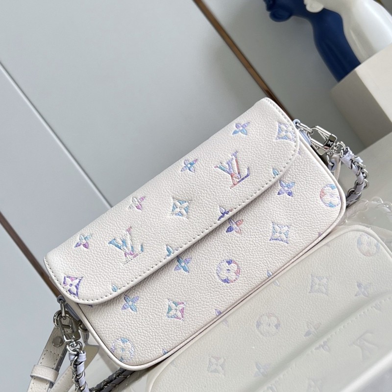 LV WOC Ivy