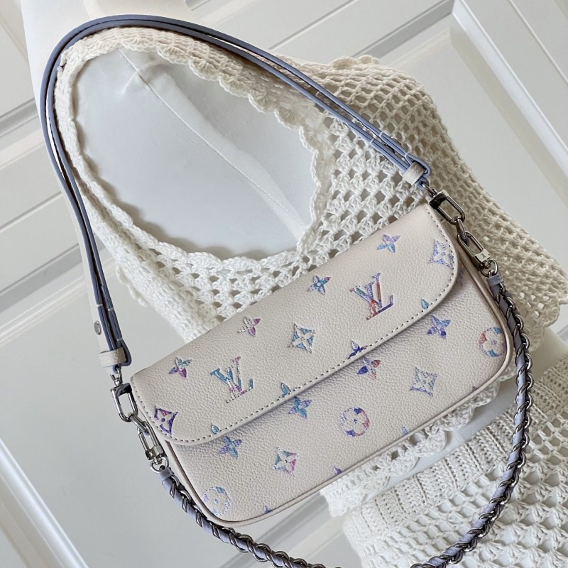 LV WOC Ivy