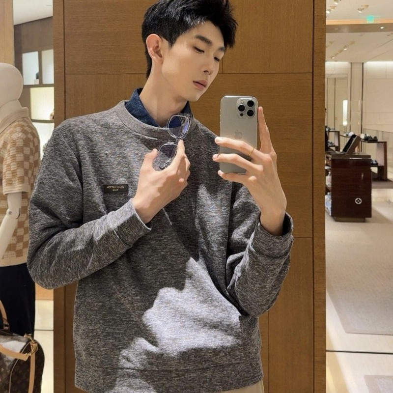 LV Sweaters 