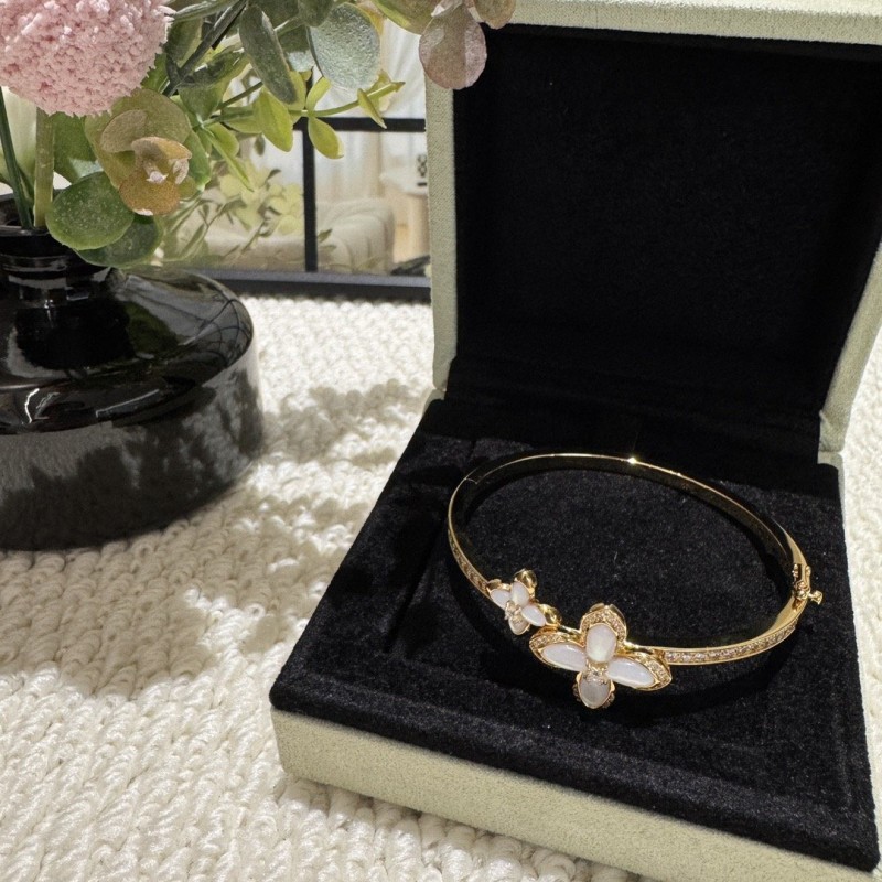 VCA Bracelet 