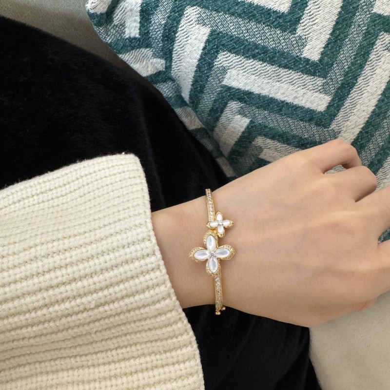 VCA Bracelet 