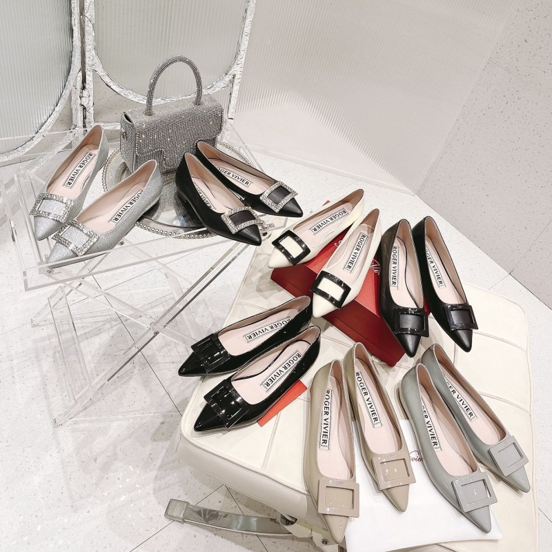 Roger Vivier Flats